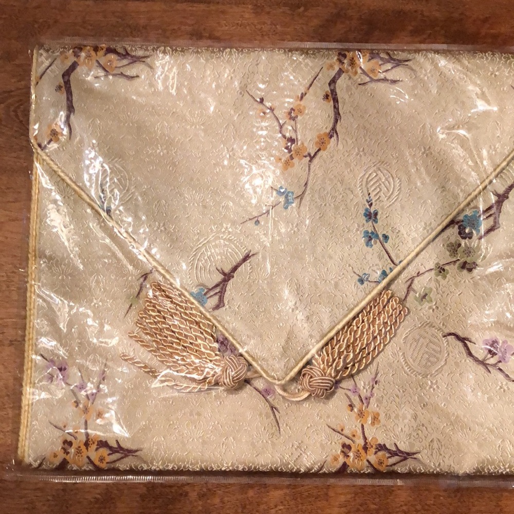 Decorative table runner, brand new